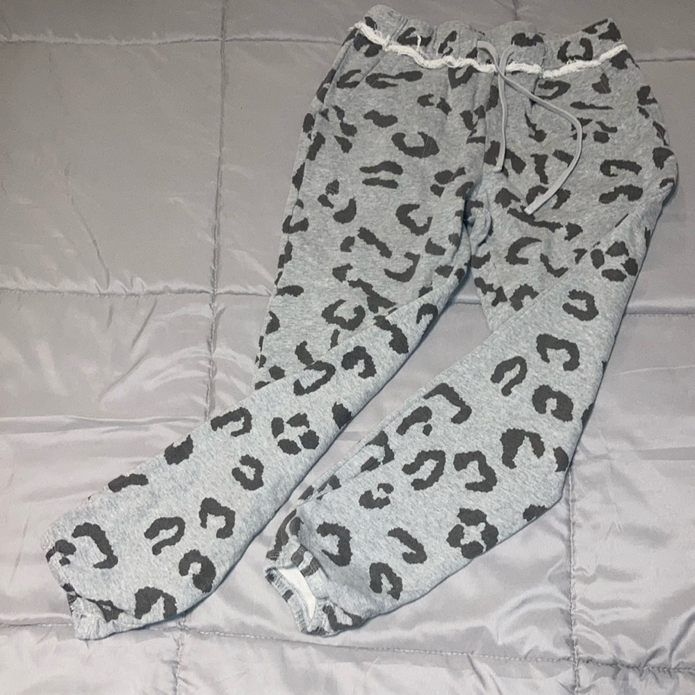 Easel Gray Leopard Print Joggers